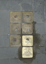 Stolpersteine erinnern an das Schicksal verfolgter und ermordeter Menschen in der Zeit des Nationalsozialismus