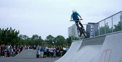 Die Skaterbahn, Teil der Jugendfreizeitanlage an der IGSLO, wurde 2012 eingeweiht. 