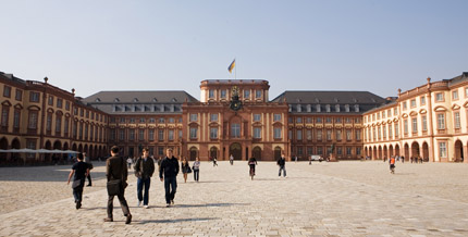 Die Universität Mannheim verfügt über eines der vielfältigsten Stipendiensysteme einer staatlichen Hochschule in Deutschland.