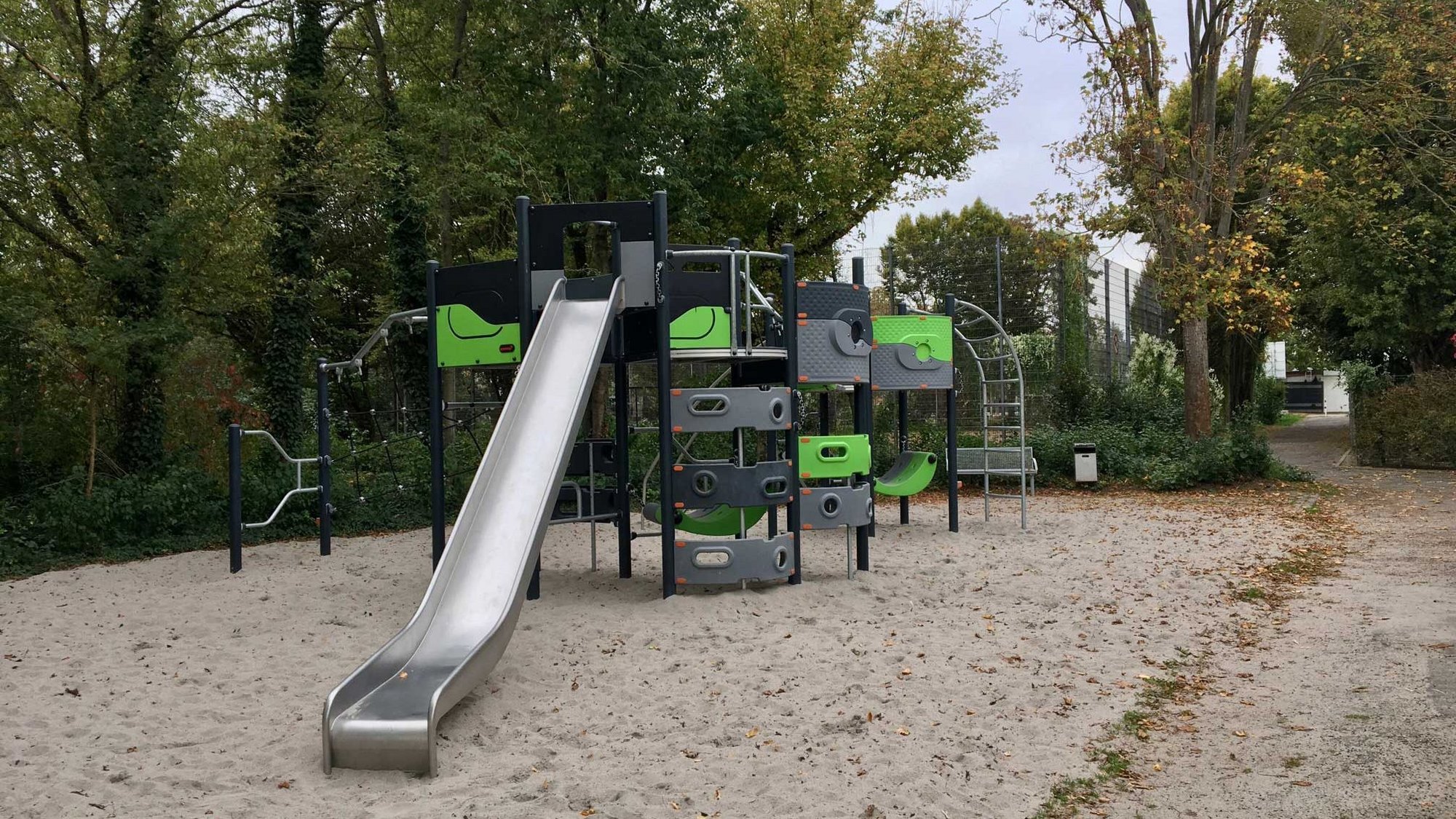 Projekt: Erneuerung des Spielturms am Spielweg Wolfsgrube Projekt: Erneuerung des Spielturms am Spielweg Wolfsgrube