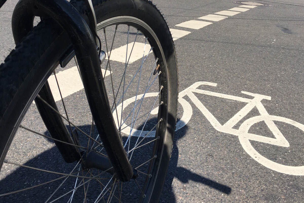 Fahrrad auf Fahrradweg